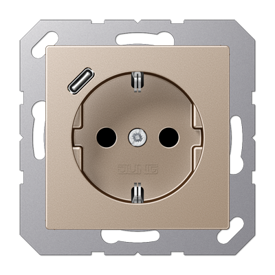 Розетка SCHUKO Jung A1520-18CCH 16 A 250 V ~, с зарядным устройством USB 1 x тип C, встроенная повышенная защита от контактов, SAFETY+, серия A, цвет шампанского