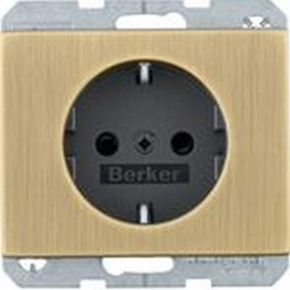 Berker MAN0104017 розетка SCHUKO erh BS K.5 латунь