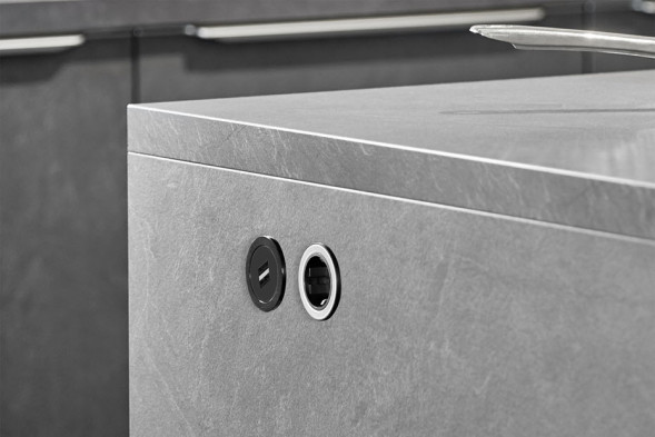 EVOline One / 1x розетка / защитное кольцо / нержавеющая сталь